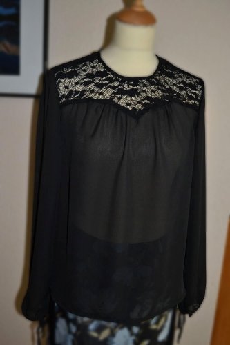 Schwarzer Bluse aus Georgette und Spitzen-Stoff